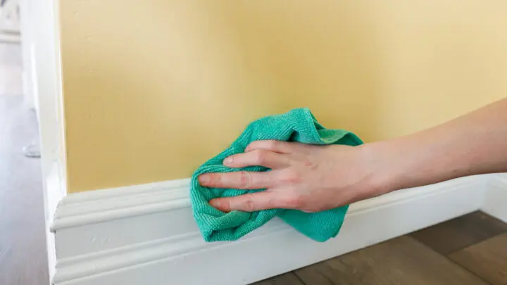 clean baseboards Clean baseboards